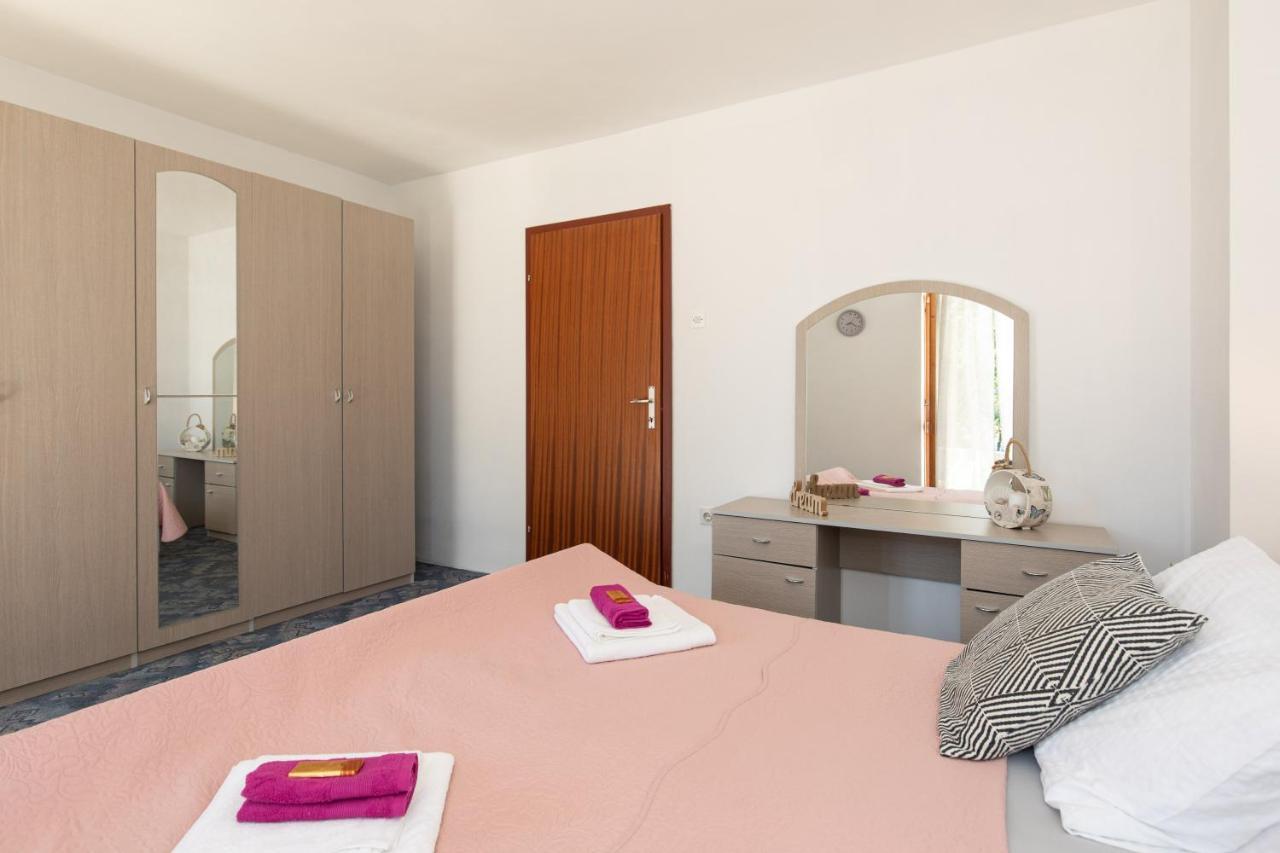 Apartment Lora Цриквеница Экстерьер фото