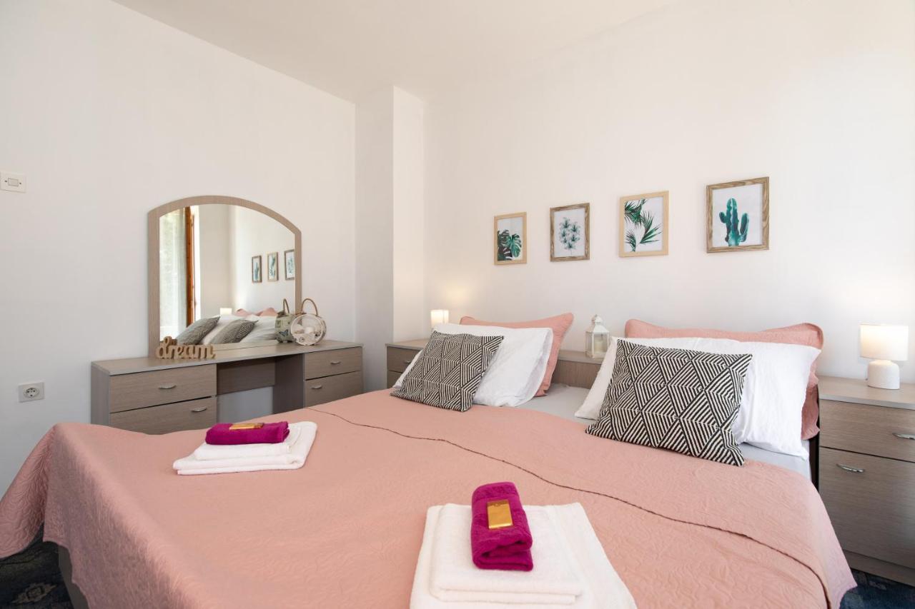 Apartment Lora Цриквеница Экстерьер фото